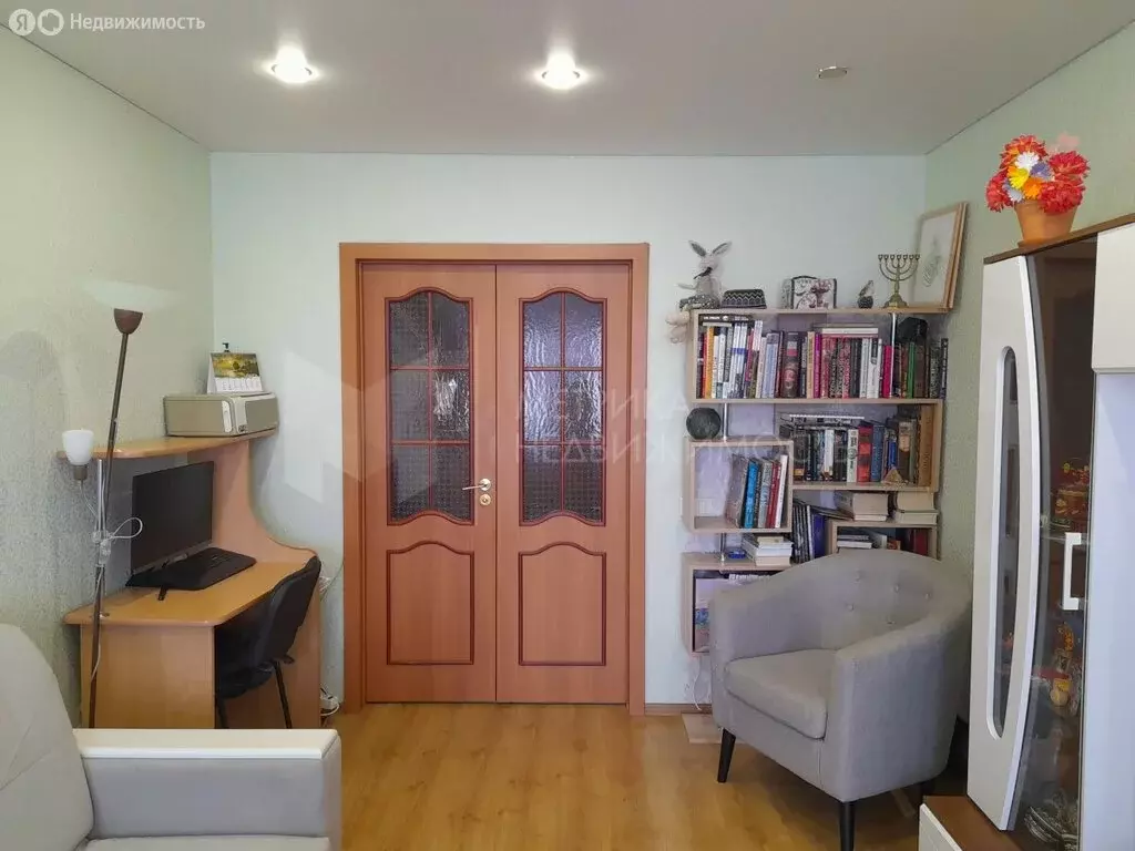 3-комнатная квартира: Тюмень, улица Александра Логунова, 20 (79 м) - Фото 1