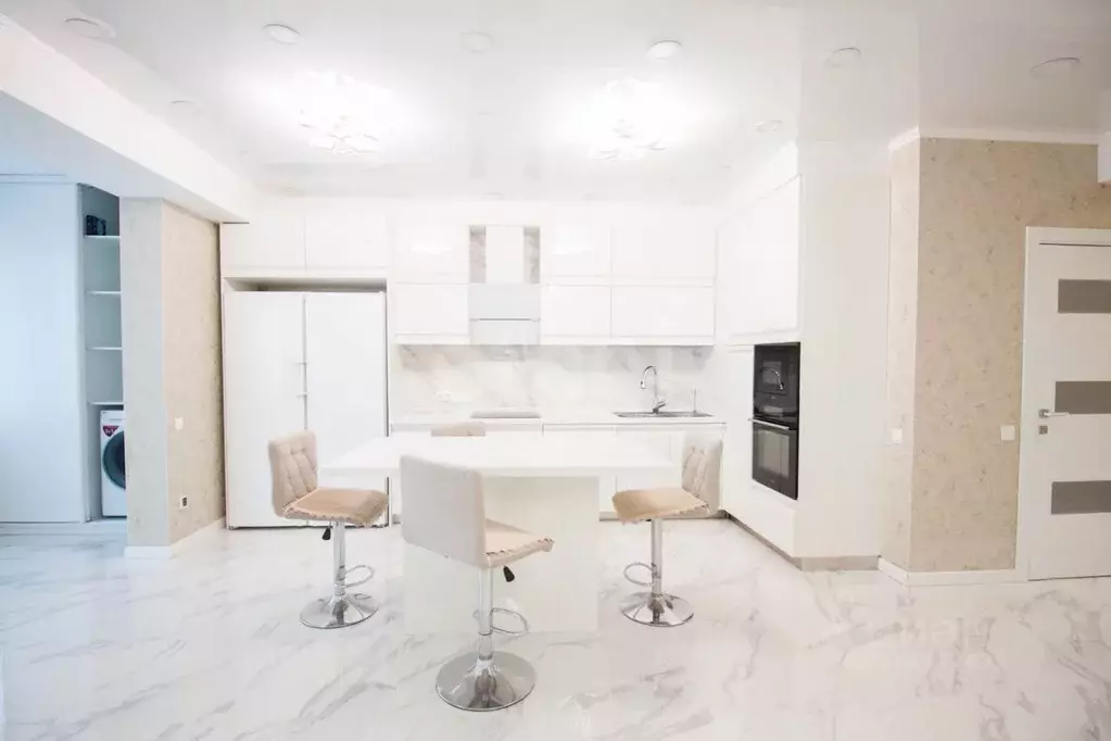 3-к кв. Сахалинская область, Южно-Сахалинск ул. Алексея Максимовича ... - Фото 2