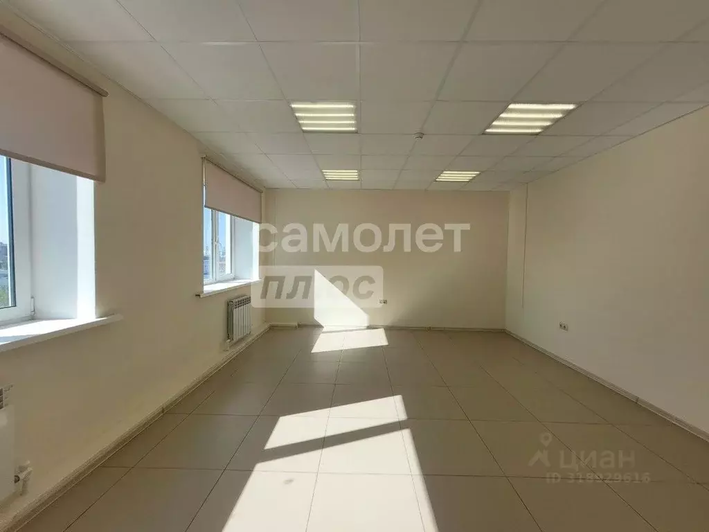 Офис в Тюменская область, Тюмень ул. 50 лет ВЛКСМ, 49с3 (104 м) - Фото 1