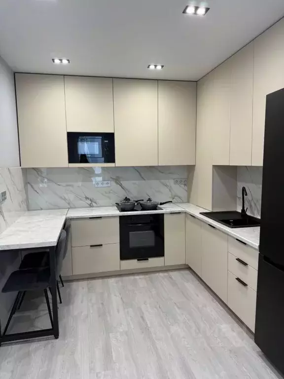 2-к кв. Астраханская область, Астрахань ул. Бехтерева, 2В (45.0 м) - Фото 0