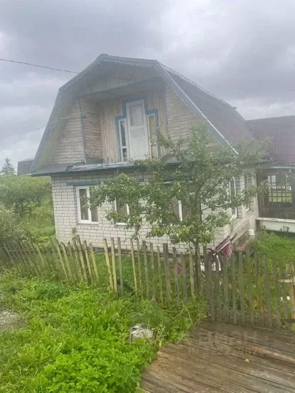 Дом в Новгородская область, Новгородский район, Ермолинское с/пос, д. ... - Фото 1