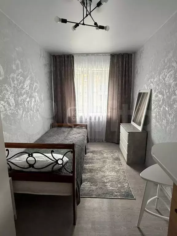 Комната 8,9 м в 5-к., 2/4 эт. - Фото 0