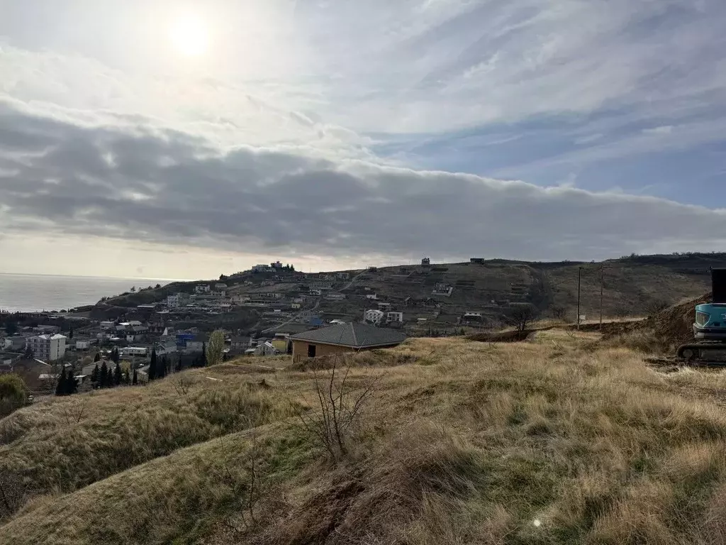 Участок в Крым, Алушта муниципальный округ, с. Солнечногорское ул. ... - Фото 1