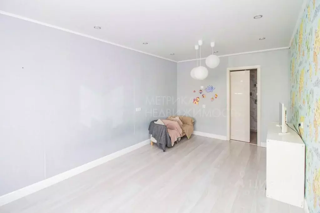 3-к кв. Тюменская область, Тюмень Народная ул., 8 (64.9 м) - Фото 1