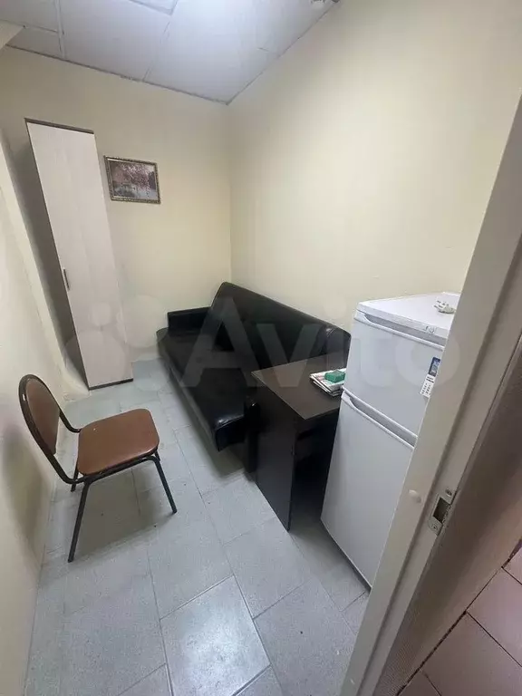 Комната 8 м в 4-к., 2/4 эт. - Фото 0