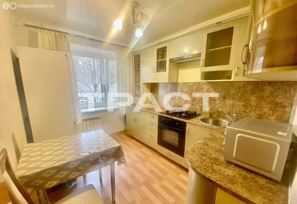 3-комнатная квартира: Воронеж, улица Ильича, 53 (61 м) - Фото 1