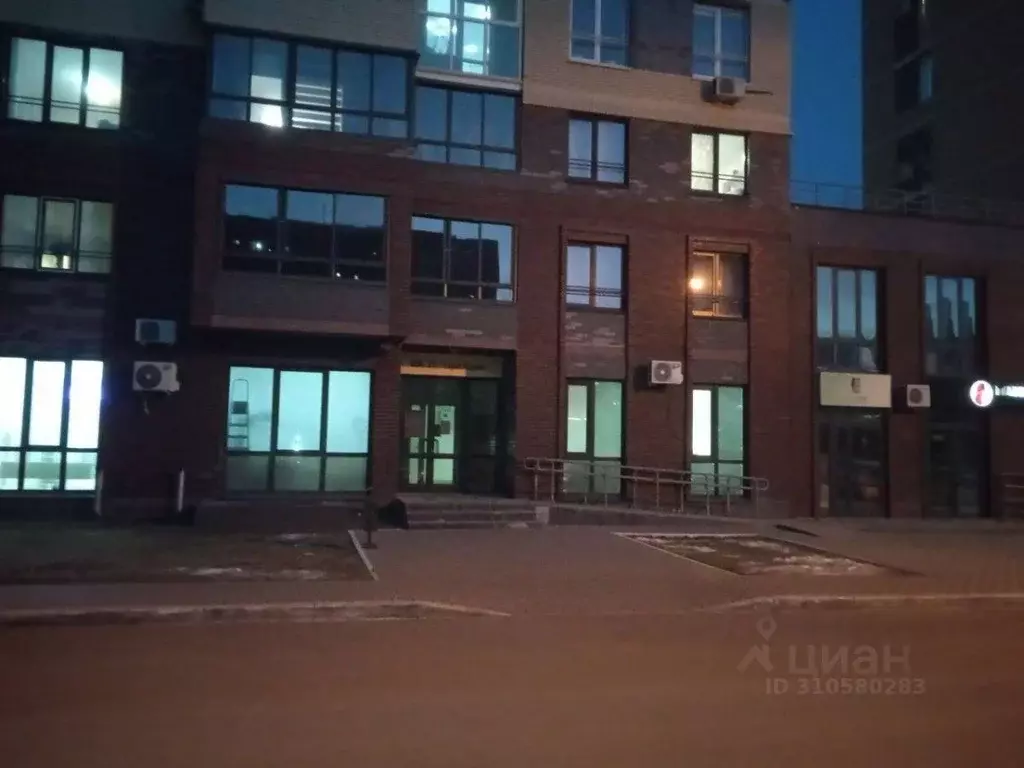 Помещение свободного назначения в Удмуртия, Завьяловский район, с. ... - Фото 1