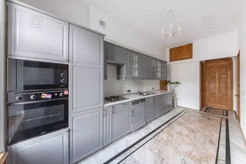 4-к кв. Москва ул. Знаменка, 15 (126.0 м) - Фото 0