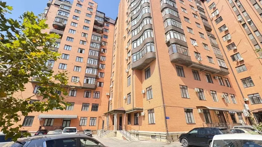 1-к кв. Дагестан, Каспийск просп. Акулиничева, 23к2 (72.0 м) - Фото 1