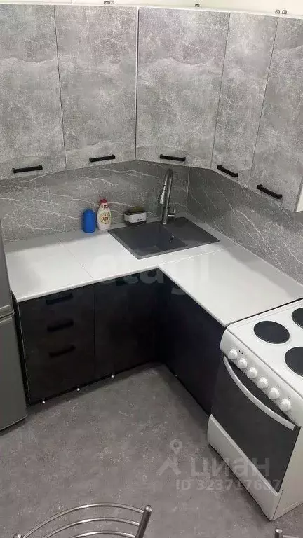 3-к кв. Тюменская область, Тюмень ул. Урицкого, 27 (64.0 м) - Фото 1