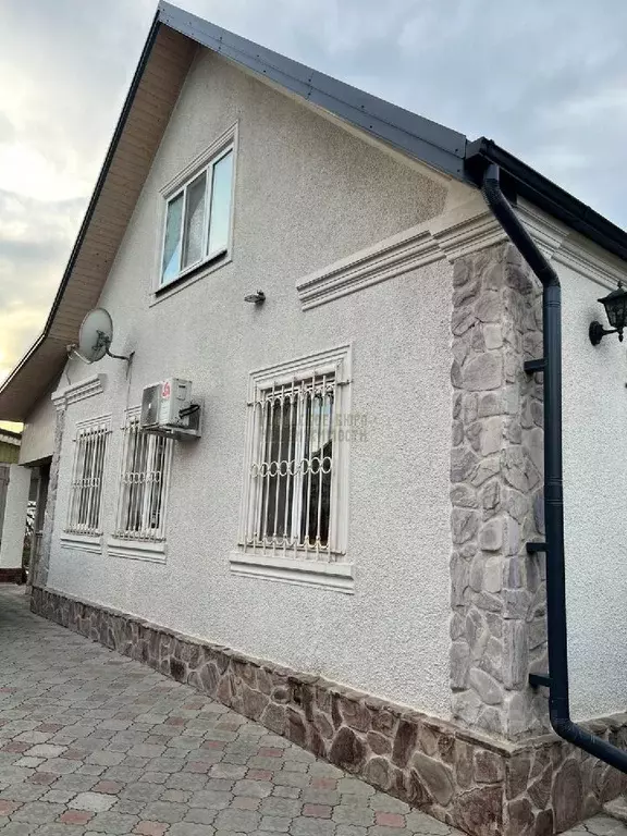 Дом в Кабардино-Балкария, Нальчик Балкарская ул., 93 (170 м) - Фото 1