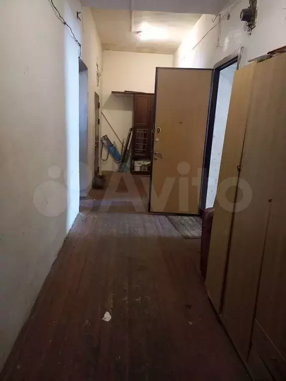 Комната 18 м в 9-к., 3/3 эт. - Фото 1