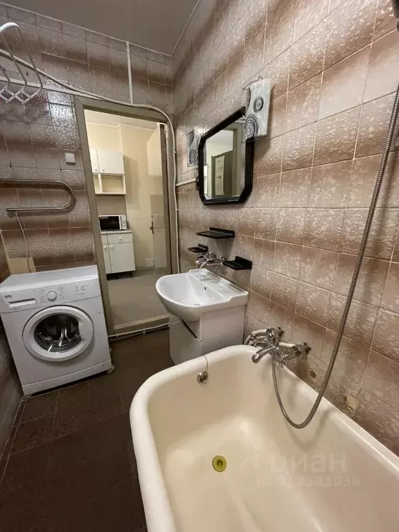3-к кв. Санкт-Петербург Чкаловский просп., 60 (70.0 м) - Фото 1