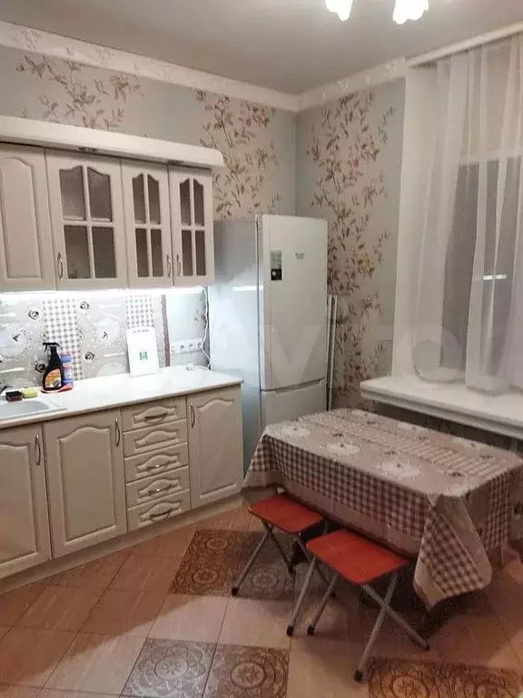 1-к. квартира, 38 м, 4/4 эт. - Фото 0