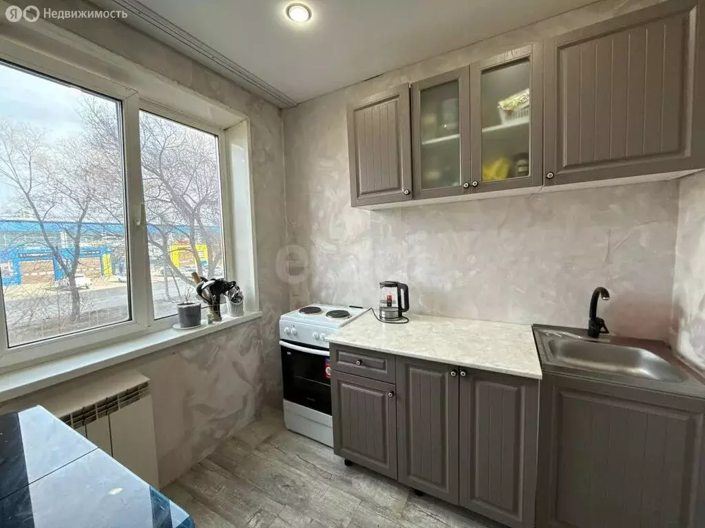 3-комнатная квартира: Черногорск, улица Генерала Тихонова, 23 (61.4 м) - Фото 2