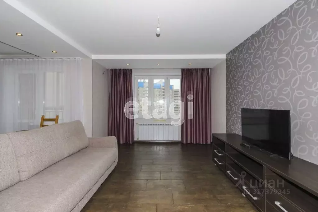 3-к кв. Омская область, Омск просп. Комарова, 21 (91.1 м) - Фото 0