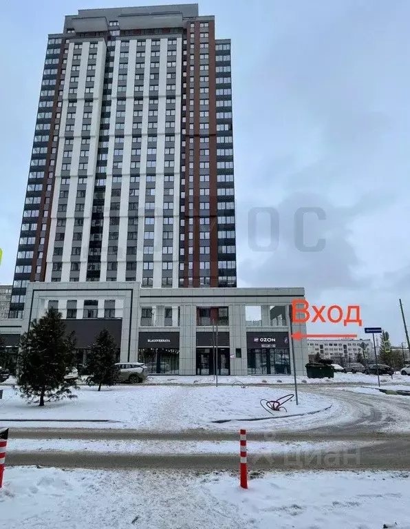 Торговая площадь в Свердловская область, Екатеринбург ул. Азина, 25 ... - Фото 1