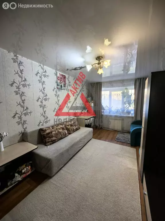 1-комнатная квартира: Каменск-Уральский, улица Шестакова, 38 (29.9 м) - Фото 2