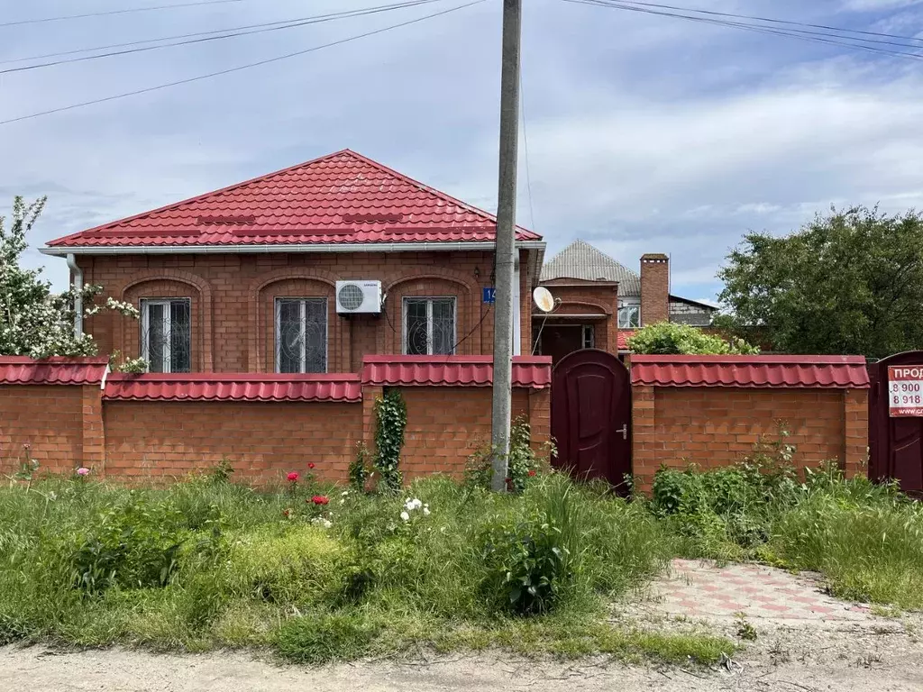 Дом в Краснодарский край, Лабинск Хлеборобный проезд, 14 (82 м) - Фото 1