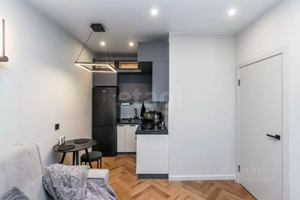 1-к кв. Тюменская область, Тюмень ул. Фармана Салманова, 23 (33.8 м) - Фото 1