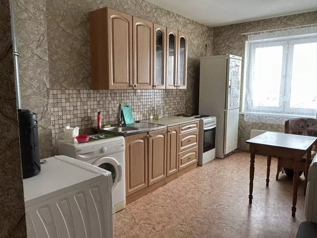 2-к кв. Омская область, Омск Барнаульская ул., 45 (55.0 м) - Фото 1