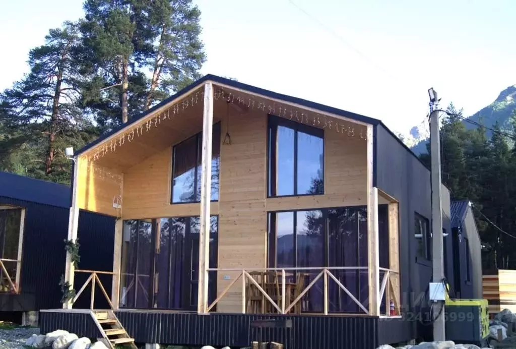 Дом в Карачаево-Черкесия, Зеленчукский район, с. Архыз  (100 м) - Фото 1