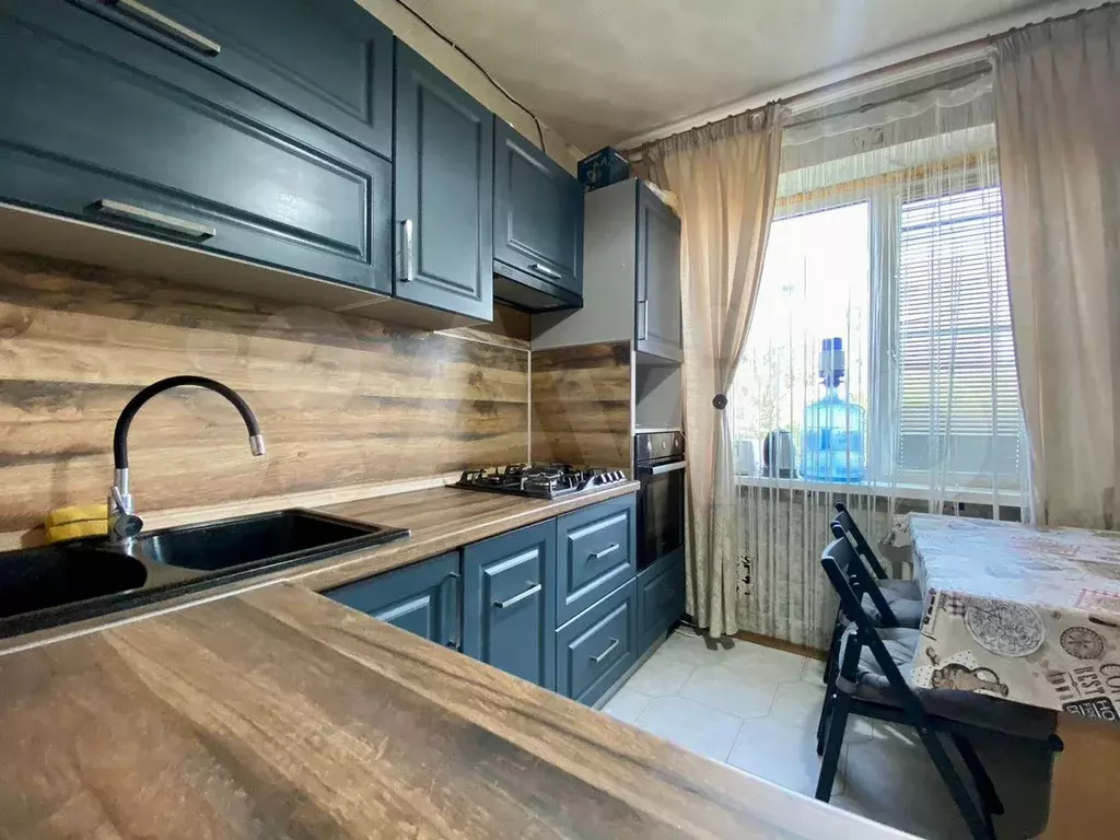 2-к. квартира, 60 м, 5/10 эт. - Фото 0