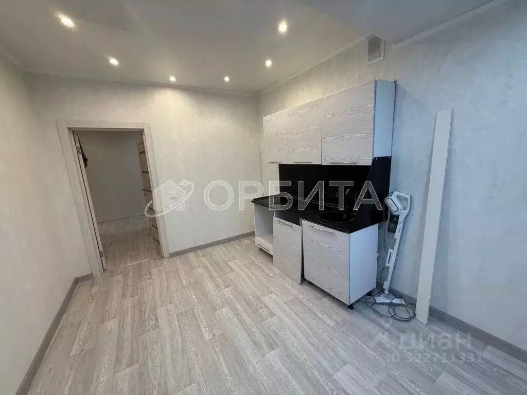 2-к кв. Тюменская область, Тюмень Паровозная ул., 9 (54.0 м) - Фото 1