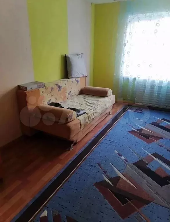 Комната 15 м в 3-к., 1/3 эт. - Фото 0