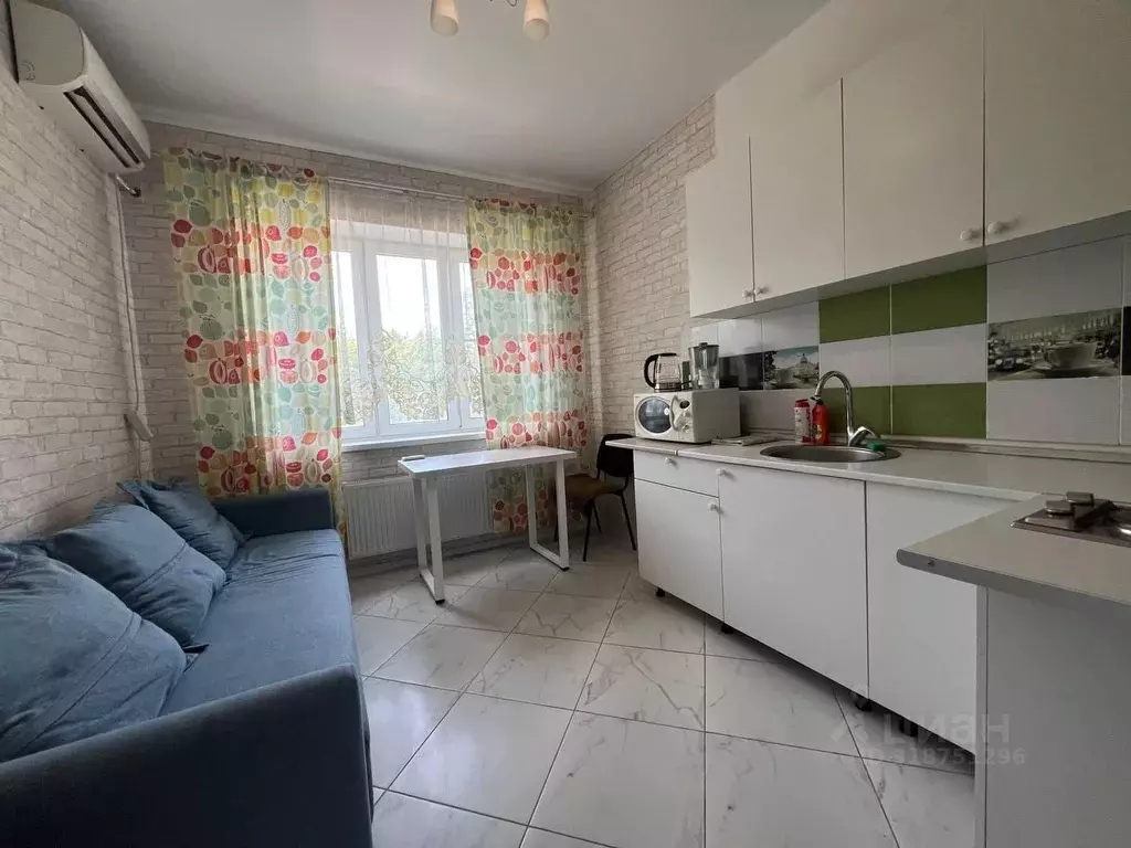 2-к кв. Краснодарский край, Краснодар Кореновская ул., 57к1 (50.0 м) - Фото 0