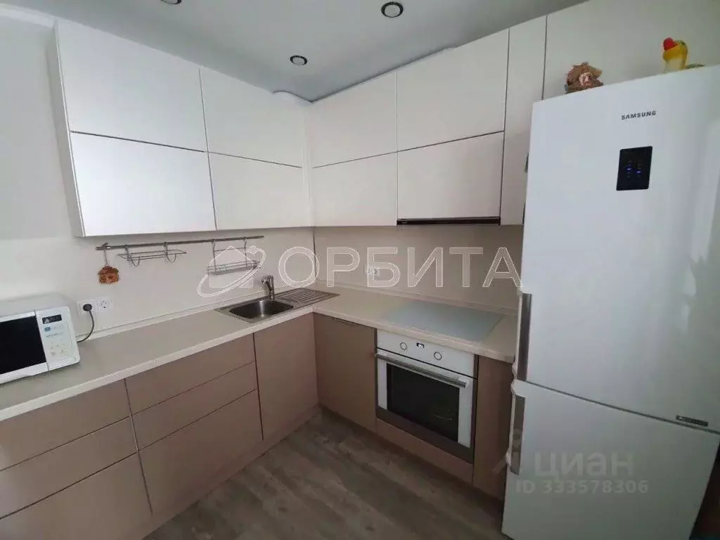 2-к кв. Тюменская область, Тюмень ул. Федюнинского, 58к2 (58.7 м) - Фото 1