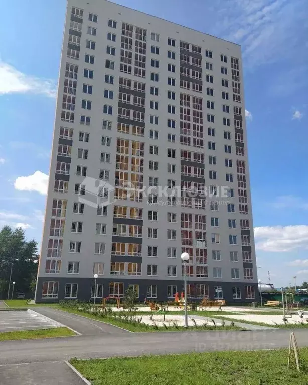 2-к кв. Тюменская область, Тюмень ул. Ветеранов Труда, 9А (64.0 м) - Фото 1