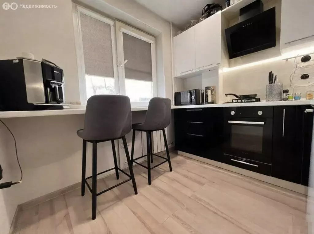 2-комнатная квартира: Мурманск, улица Алексея Хлобыстова, 27 (45 м) - Фото 0