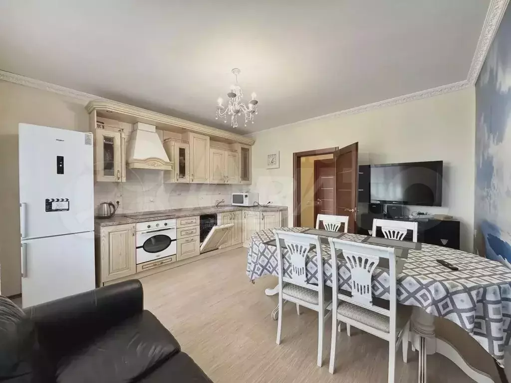 3-к. квартира, 120 м, 4/9 эт. - Фото 0