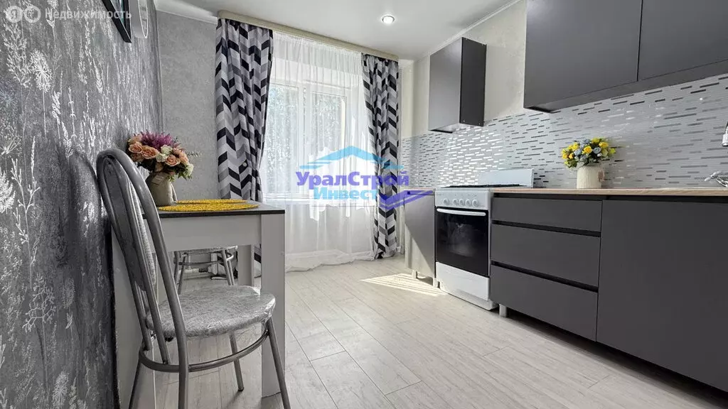 1-комнатная квартира: Октябрьский, 34-й микрорайон, 1 (34 м) - Фото 1