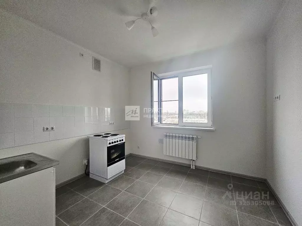 3-к кв. Москва ул. Николая Озерова, 2к1 (74.1 м) - Фото 1