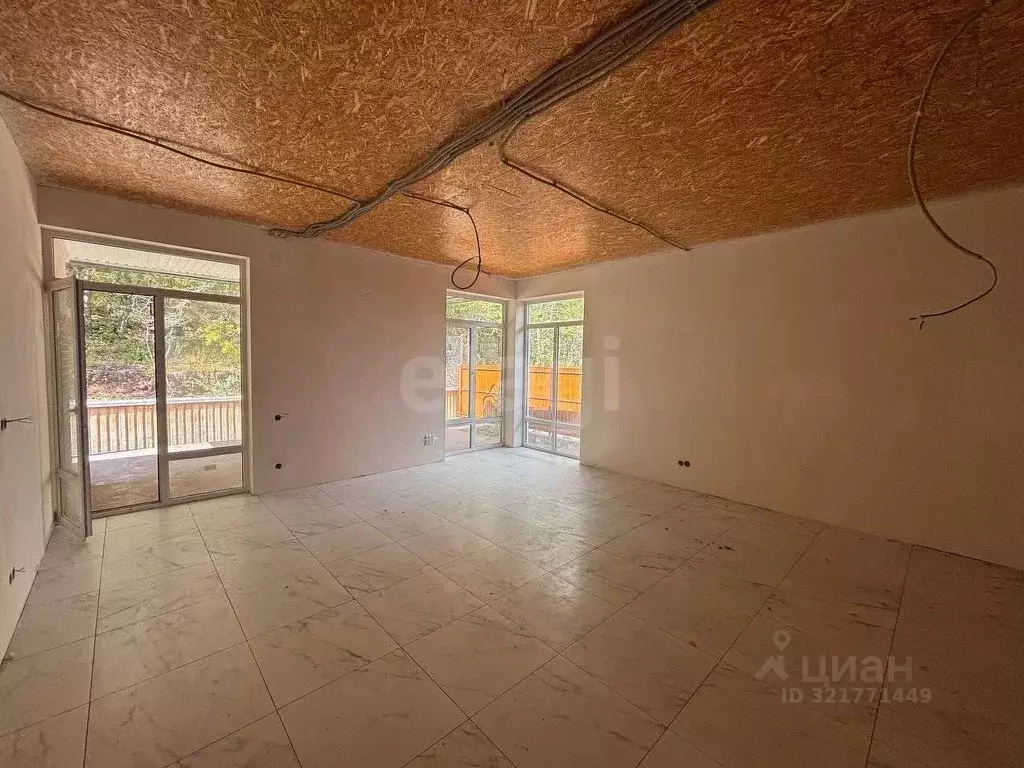 Дом в Крым, Симферопольский район, Добровское с/пос, с. Краснолесье  ... - Фото 1