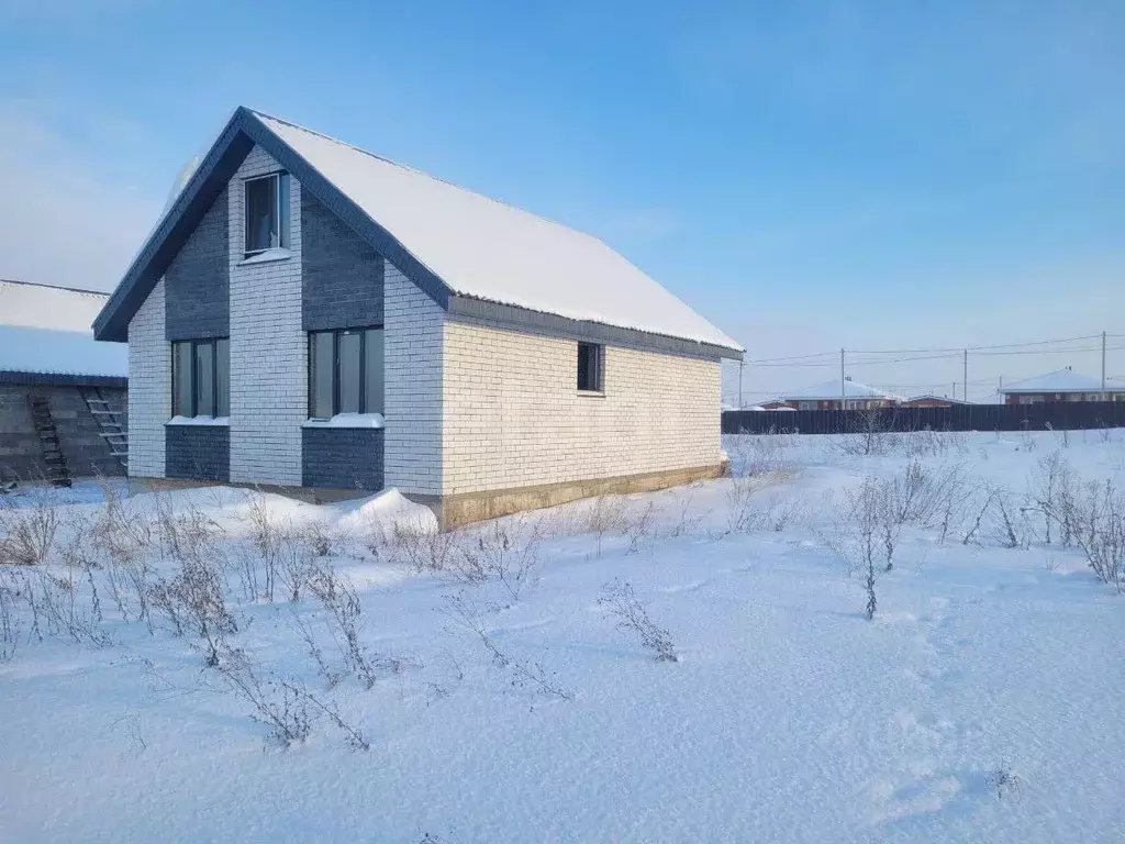 Дом в Башкортостан, Уфимский район, Таптыковский сельсовет, с. ... - Фото 1