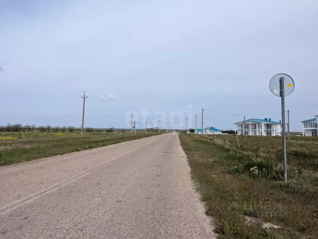 Участок в Крым, Черноморский район, Окуневское с/пос, с. Знаменское  ... - Фото 1