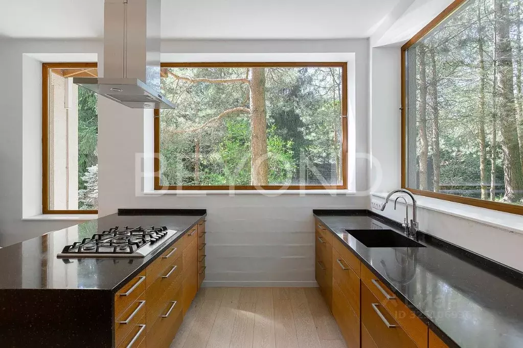 Дом в Ленинградская область, Всеволожский район, Бугровское городское ... - Фото 1