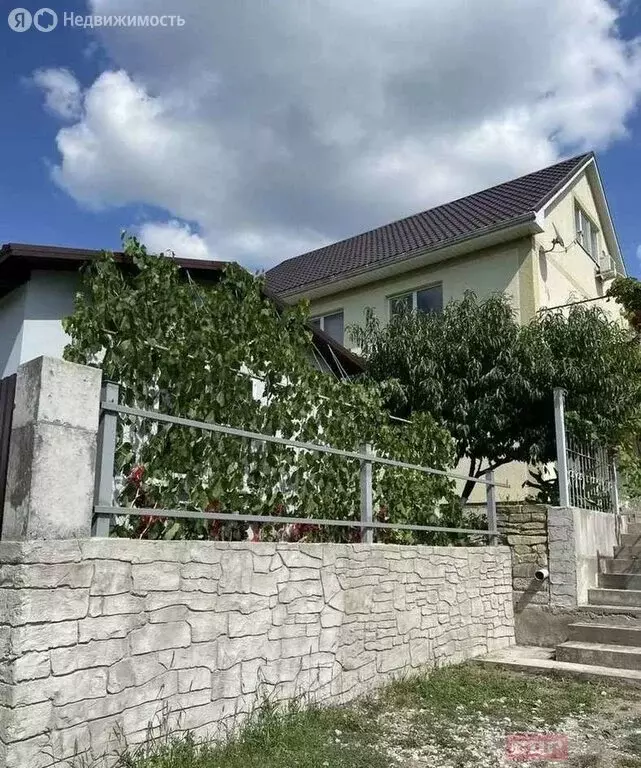 Дом в село Абрау-Дюрсо, Новороссийская улица, 17 (211.4 м) - Фото 1