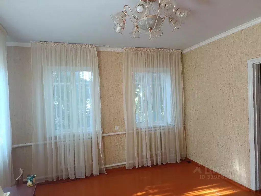 Дом в Краснодарский край, Красноармейский район, Старонижестеблиевская ... - Фото 0