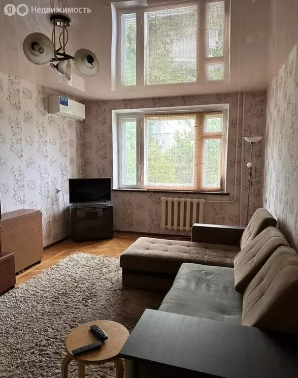 3-комнатная квартира: Краснодар, улица Красных Партизан, 71 (69.6 м) - Фото 0