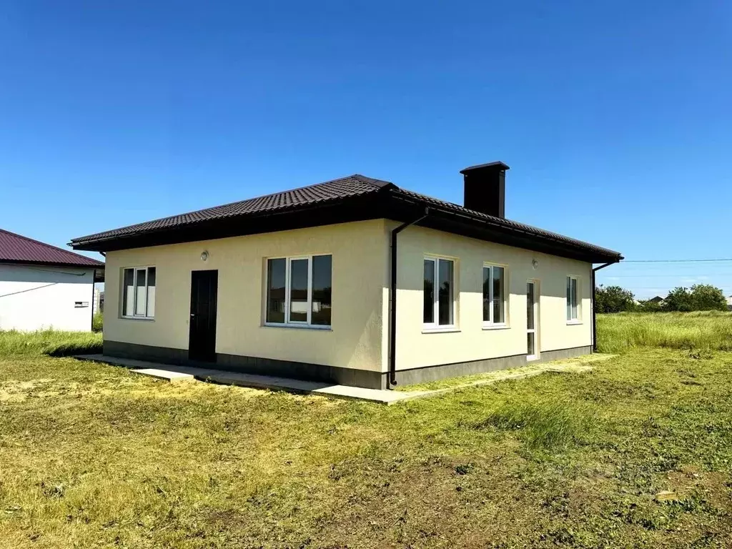 Дом в Крым, Симферопольский район, с. Урожайное  (100 м) - Фото 1
