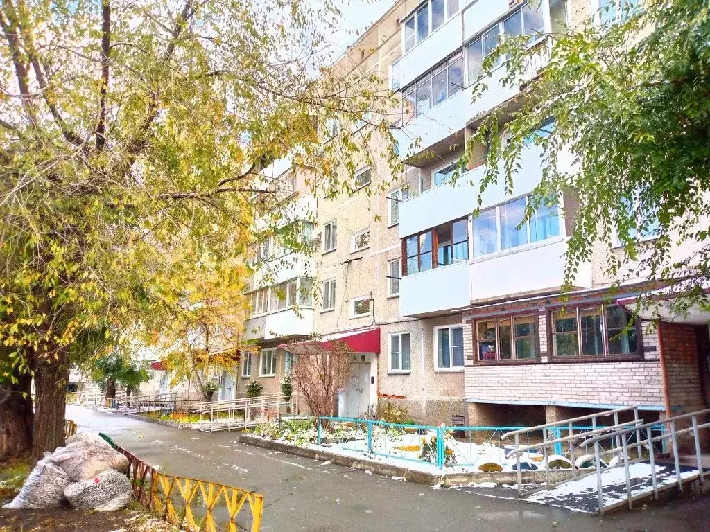 2-к кв. Хакасия, Абакан Аскизская ул., 164 (44.0 м) - Фото 1