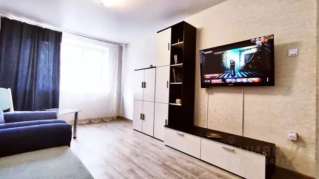 2-к кв. Чувашия, Чебоксары Пролетарская ул., 8 (53.0 м) - Фото 0