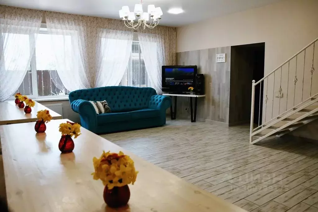 Дом в Тюменская область, Тюмень ул. Голышмановская, 10 (150 м) - Фото 1