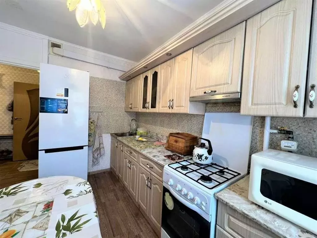 3-к кв. Белгородская область, Белгород ул. 5 Августа, 44 (61.0 м) - Фото 1