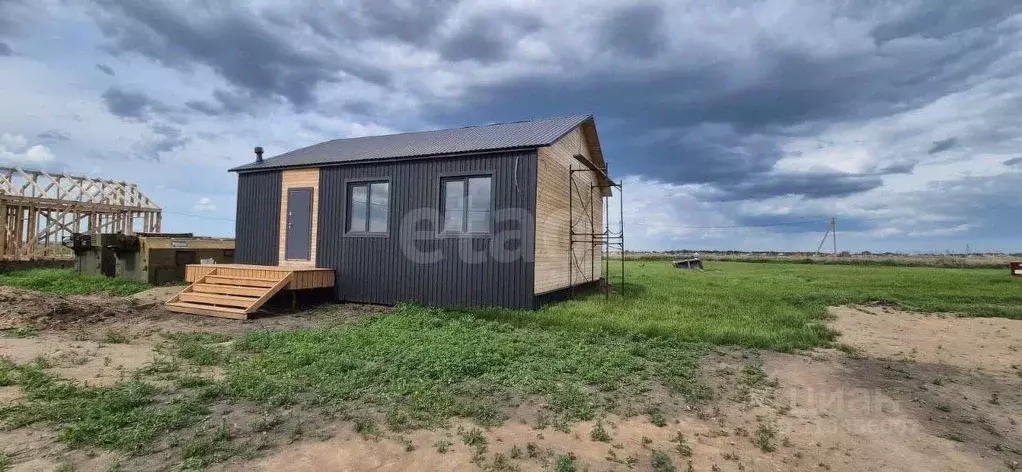 Дом в Омская область, Омский район, с. Надеждино ул. Ольховая, 25 (80 ... - Фото 1