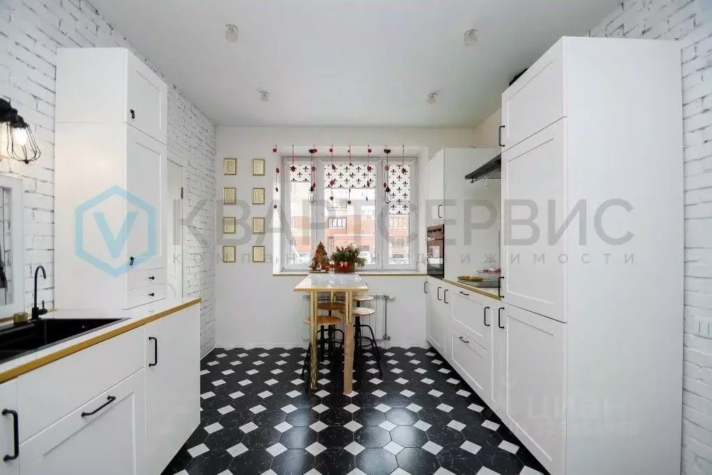 3-к кв. Омская область, Омск ул. Красный Путь, 105к4 (81.0 м) - Фото 2